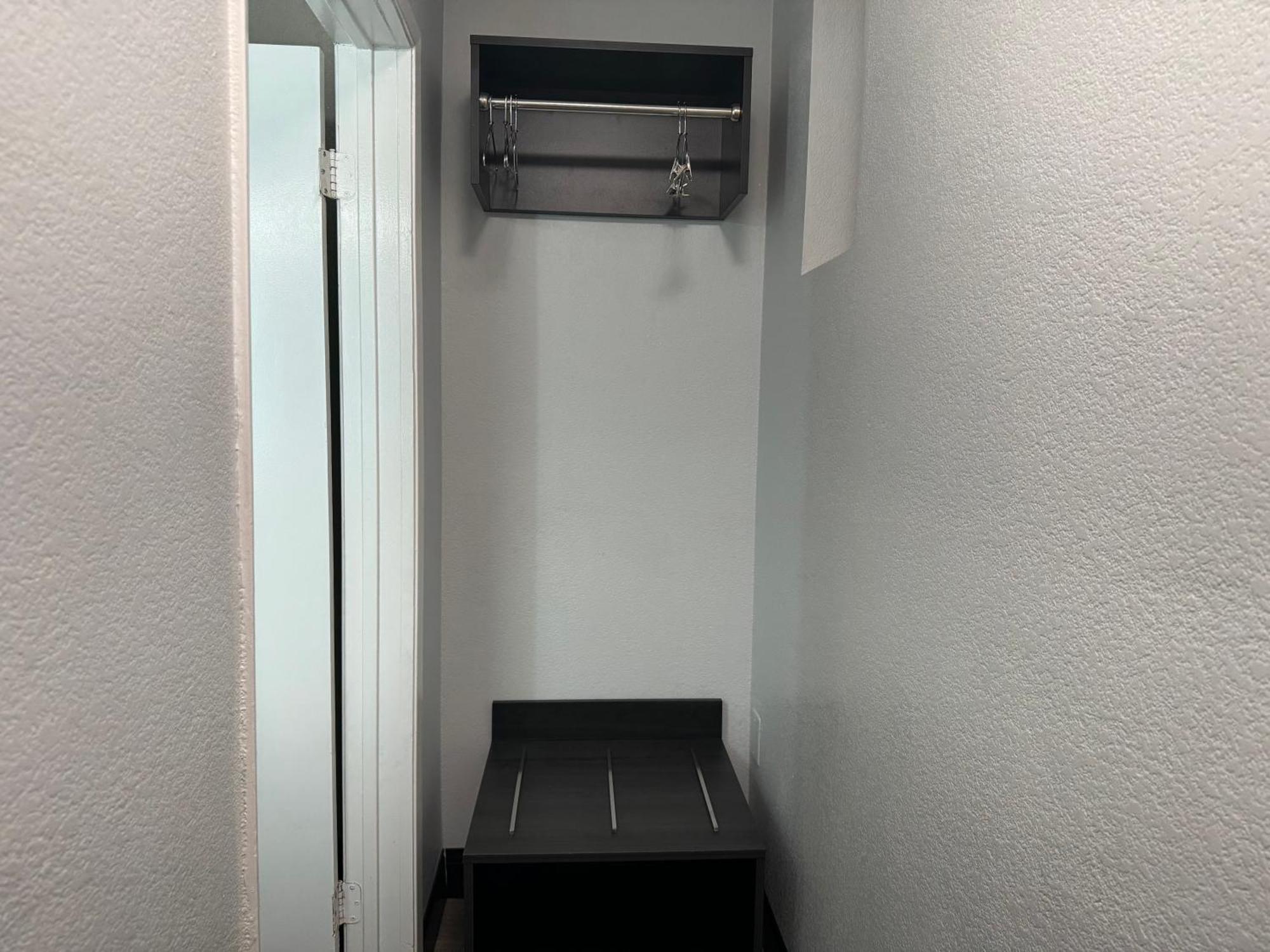 Motel 6 Hollywood 2*